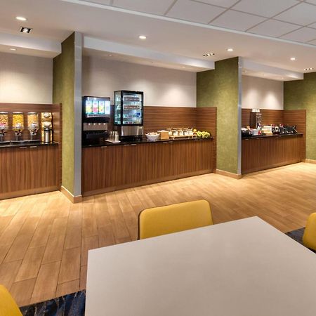 Fairfield Inn & Suites By Marriott Moncton Exterior photo